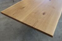 Tisch aus zwei Lamellen aus Eiche in 260x100cm