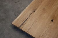 Tischplatte aus Eiche mit Baumkante in 300x100cm