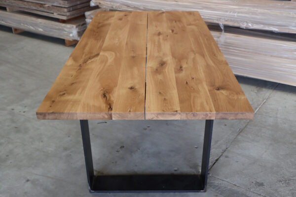 Tisch aus Wildeiche in 200x100cm