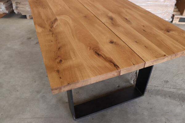 Tisch aus Wildeiche in 200x100cm