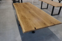 Tisch mit Baumkante mit Epoxidharz in 260x100cm