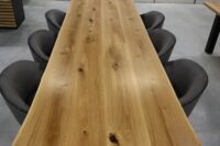 Tisch mit Baumkante aus Eiche 300x100cm