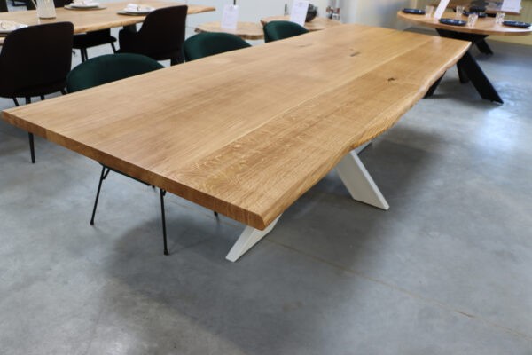 Eiche Rustikal Tisch Baumkante 4 cm Epoxy - 300x100cm Spider Weiß