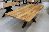 Tisch aus Eiche und Epoxidharz in 240x100cm