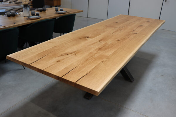 Tisch aus Eiche mit Epoxy 300x100cm