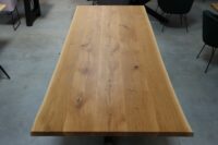 Tisch aus Eiche mit Epoxy 300x100cm