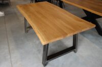 Tisch mit Baumkante aus Eiche in 180x90cm