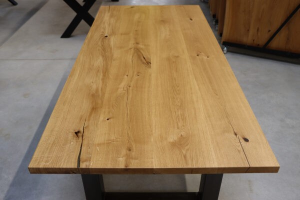 Tisch aus Eiche in 220x100cm
