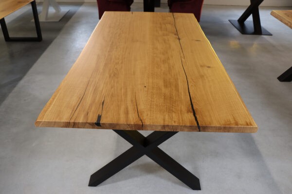 Esstisch mit Baumkante aus Eiche in 200x100cm
