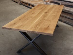 Tisch aus Eiche in 240x100cm