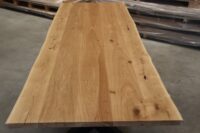 Tisch mit Baumkante in 300x100cm