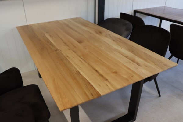Tisch aus Rüster mit Swiss Edge 180x100cm