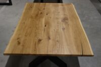 Tisch mit Baumkante aus Wildeiche in 180x120cm