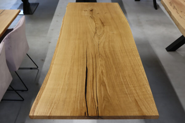 Baumscheibe Tisch aus Eiche mit Epoxy in 220x80cm