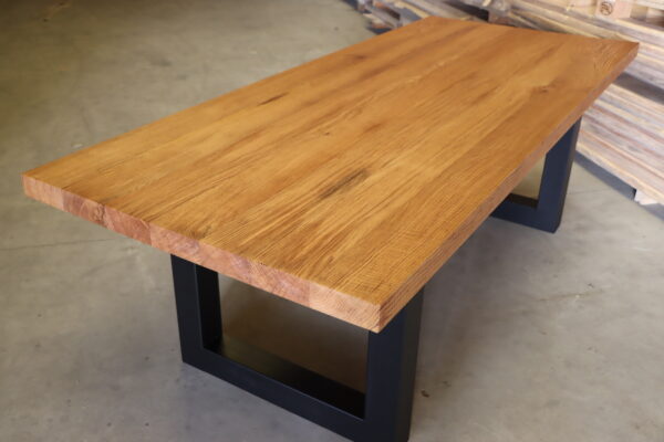 Tisch aus Alteiche in 240x100cm