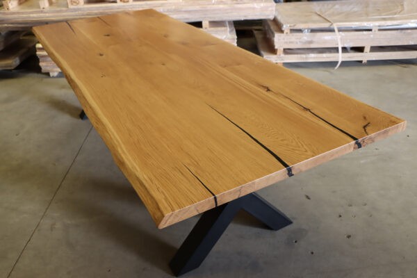 Tisch aus Eiche mit Epoxidharz in 280x110cm