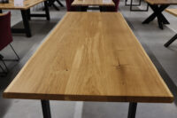 Tisch aus Eiche mit Baumkante in 260x100cm