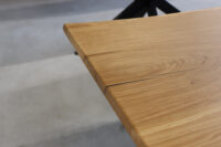 Tisch mit Ansteckplatte aus Eiche und Epoxy in 180x100cm