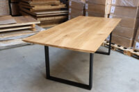 Tisch mit Swiss Edge aus Eiche in 220x100cm