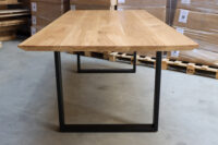 Tisch mit Swiss Edge aus Eiche in 220x100cm