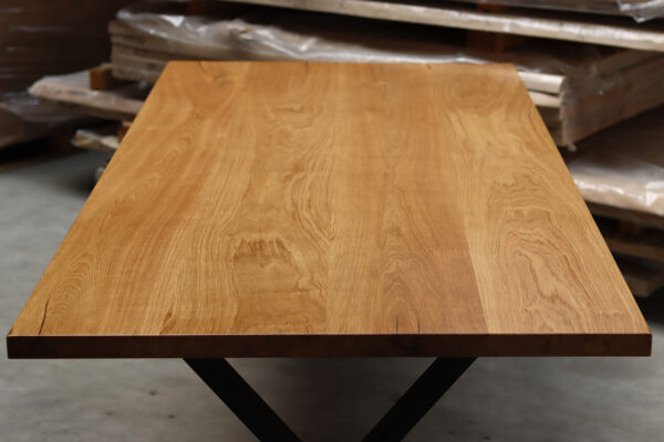 Tisch aus Eiche mit Epoxy in 220x100cm