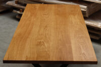 Tisch aus Eiche mit Epoxy in 220x100cm