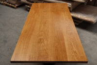 Tisch aus Eiche mit Epoxy in 220x100cm