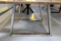 Tisch aus Eiche, weiß geölt mit schweizer Kante in 200x100cm
