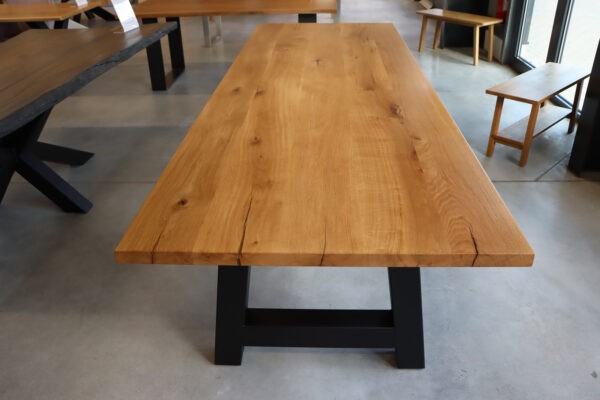 Tisch aus Eiche in 300x100cm