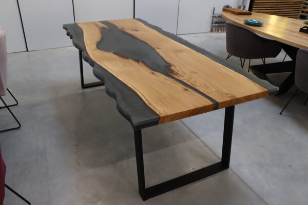 Epoxy Tisch aus Eiche in 220x100cm