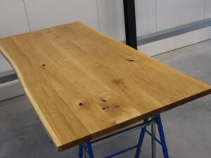 Tischplatte mit Baumkante aus Eiche in 220x100cm
