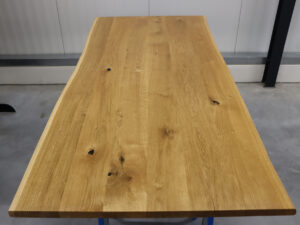 Tischplatte mit Baumkante aus Eiche in 220x100cm
