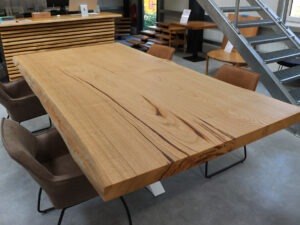 Tisch aus Kastanie als Konferenztisch 260x130cm