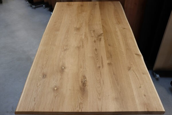 Tischplatte aus Eiche mit Baumkante in 200x100cm