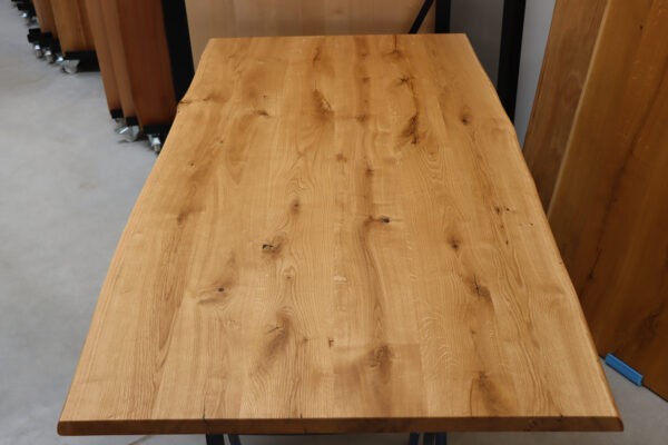 Tischplatte mit Baumkante aus Eiche in 200x100cm