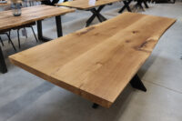 Tisch mit Baumkante aus Alteiche aus zwei Lamellen in 260x90cm